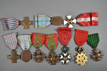 null France. Ordre de la LEGION d'HONNEUR 1870, chevaliers (2), Croix de guerre 1939...