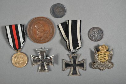 null Allemagne. Croix de Fer 1914 de 1° et 2° classes (2), Médaille Commémorative...