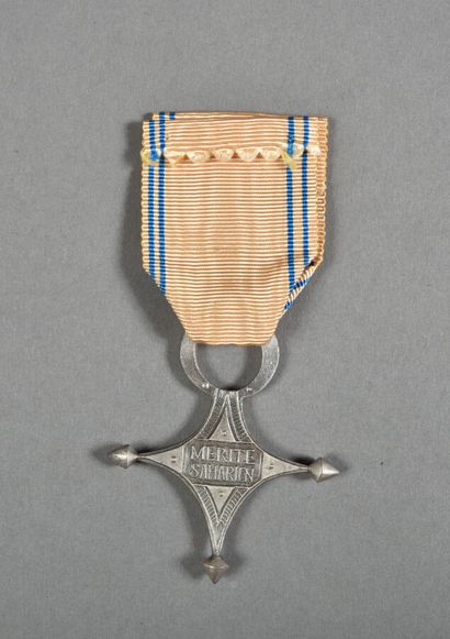null France. Ordre du Mérite Saharien, chevalier.