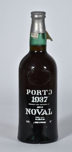 null 1 B PORTO (mise en 1977) (contre-étiquette tachée) Quinta do Noval 1937.

TVA...