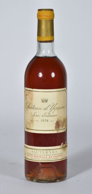 null 1 B CHÂTEAU D'YQUEM (T.L.B; e.t.h. à e.l.a.) C1 Supérieur Sauternes 1976.

TVA...