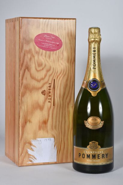 null 1 Mag CHAMPAGNE BRUT (Caisse Bois d'origine) Pommey 1976.

TVA récupérable pour...