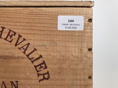 null 6 B DOMAINE DE CHEVALIER White (original wooden case) (H.E.+ or better) CC Graves...