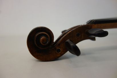 null French violin of the 19th century, bearing a label of LUPOT, various restorations...