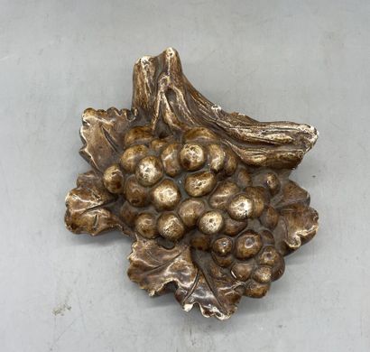 null Panneau en chêne sculpté figurant des pampres de raisins.

XVIIIème siècle 

47...
