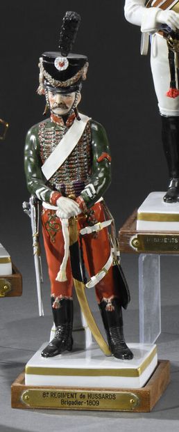 null ADRIEN VAN GERDINGE (1921-2006). 
Porcelain figurine. Hussar of the 8°Regiment,...