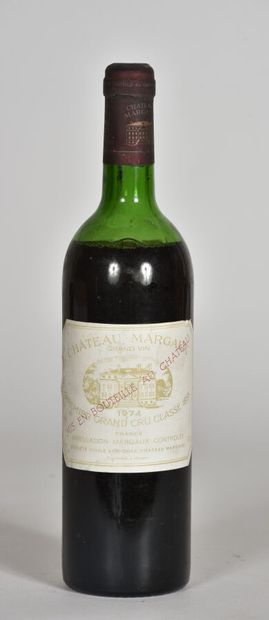 null 1 B CHÂTEAU MARGAUX (M.E; e.t.h. à e.a; c.c. légères) GCC1 Margaux 1974