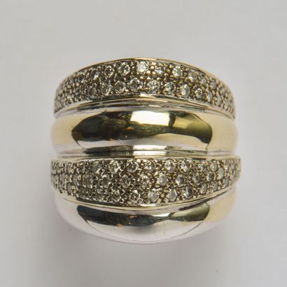 null Ring in 18K (750/oo) white gold forming four broken rings: two smooth alternated...