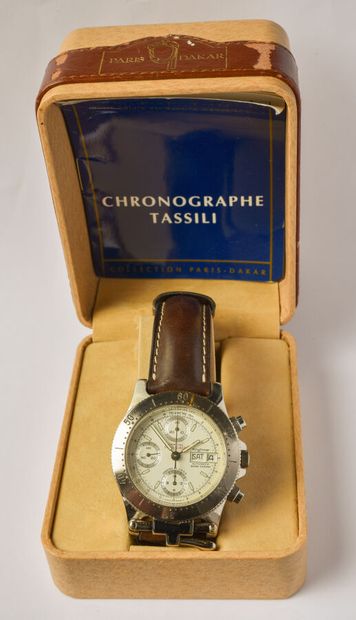 null CAPITOL : Montre Chronographe en acier, modèle "Kingtimer PARIS-DAKAR", lunette...