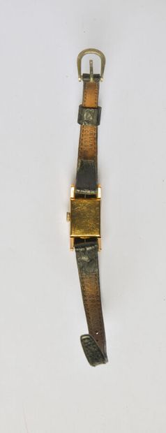 null CYMA: 18K (750/oo) yellow gold watch, the "Tank" case with geometric patterns,...
