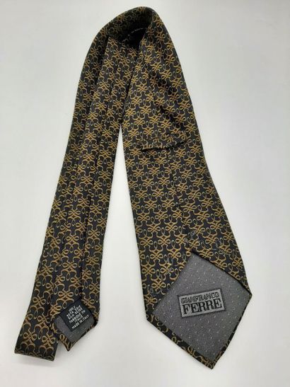 null CHANEL. Blue silk tie with yellow polo mesh pattern. We join two Ralph Lauren...