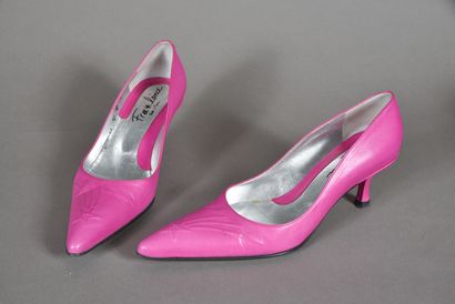 null FREE LANCE, Pair of pink leather pumps with pointed toe and shooting star, 6cm...