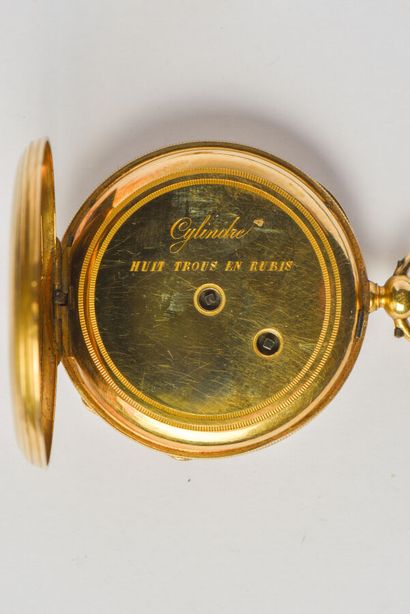 null Pocket watch in 18K yellow gold (750/oo), round dial with white enamel background,...