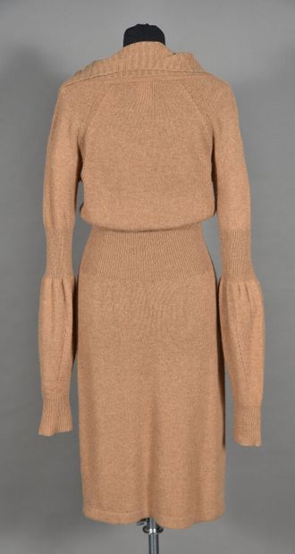 null Celine. Camel hair dress, chubby neckline with lapels on single polo buttoning,...