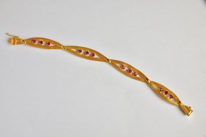 18K (750/oo) yellow gold bracelet with two...