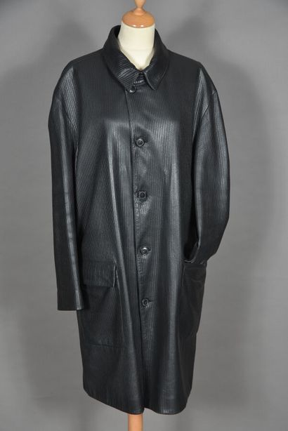 null SERAPHIN. Men's coat in black ribbed effect, collar with buttoned placket, long...