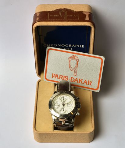 null CAPITOL : Montre Chronographe en acier, modèle "Kingtimer PARIS-DAKAR", lunette...