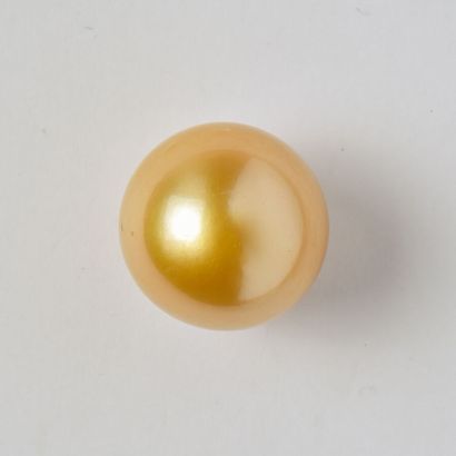 Gold cultured pearl from the Philippine Seas,...