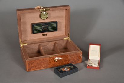 null Cigar box with checkerboard pattern, mini handle on key lock enhanced with two...
