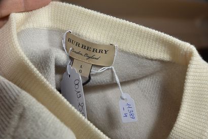 null BURBERRY. Wool and polyamide sweater, grey effect with a tartan checkerboard,...