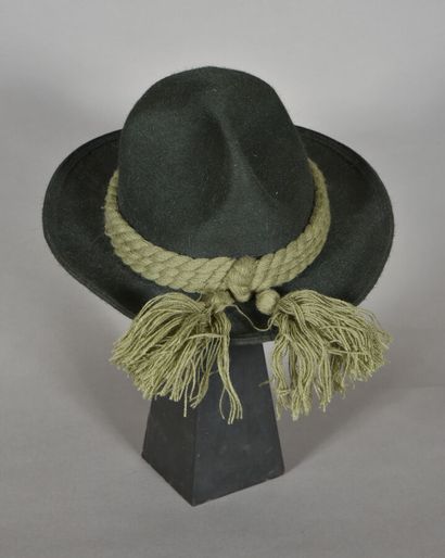 null ORIGINAL GASTEINER HUT made in Austria. Tyrolean hat made of khaki felt, headband...