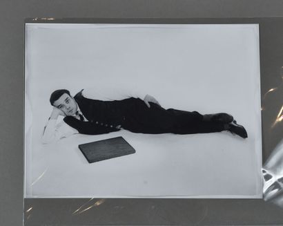 [Yves KLEIN]. Willy MAYWALD. Portrait of...