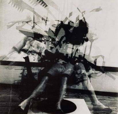 null [Jean TINGUELY]. B&W photograph. 8.3 x 8.5 cm.
Artistic photographic print made...