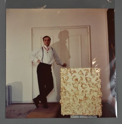 null [Yves KLEIN]. Harry SHUNK & Janos KENDER. Yves Klein et son Monogold MG15, 1960....
