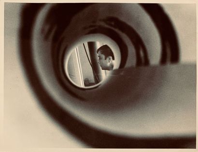 [Yves KLEIN]. SHUNK & KENDER. Portrait d'Yves...
