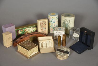 null Divers parfumeurs, années 1950
Lot de quatorze coffrets en carton illustré des...