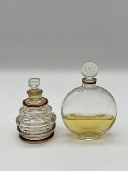 null Worth - "Imprudence" - (1938)
Bottle in colorless glass pressed molded of cylindrical...