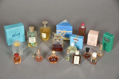 null Divers parfumeurs, années 1950/1960
Petit assortiment d'environ douze diminutif...
