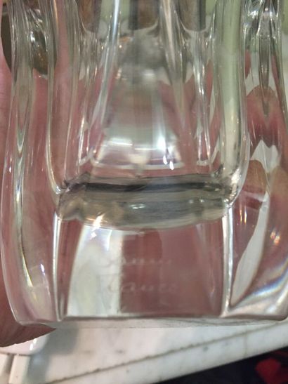null DAUM France
Vase corolle en cristal incolore.
Signé.
H. 18 cm