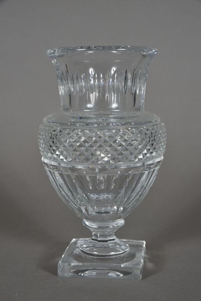 BACCARAT
Vase of baluster form with ribs...