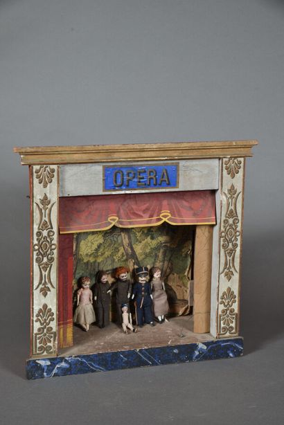 Small portable opera in polychrome wood with...