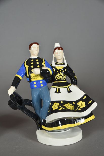null QUIMPER HENRIOT. Couple of Breton dancers in polychrome earthenware with black,...