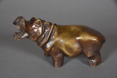 null Ecole contemporaine (XXème siècle-XXIème siècle).
Hippopotame.
Bronze à patine...
