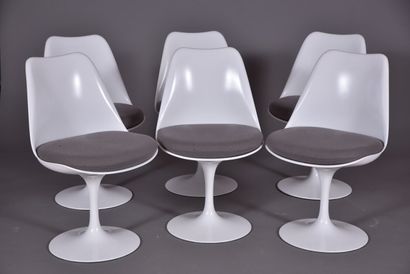 null Eero SAARINEN.
Suite of 6 chairs, swivel model, with tulip base in cast aluminum,...