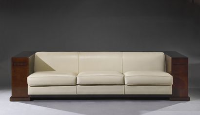 null Hugues CHEVALIER.
Pair of sofas composed of a three-seater sofa, a two-seater...