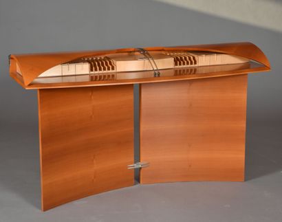 null Jaime TRESSERRA (born in 1943).
Butterfly desk, walnut, chromed metal. 
Circa...