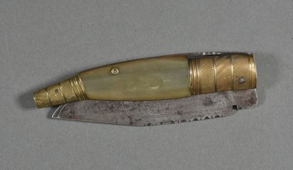 null Navaja, grey horn and brass with notched back, 4cms wide, folded length 18,...