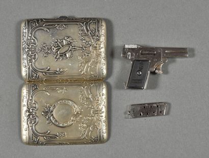 null Pistolet KOLIBRI, dit le plus pistolet du monde, de l'horloger autrichien F.PFANNI,...