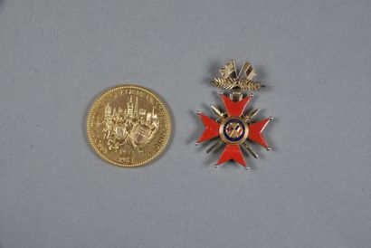 FRANCE. Médailles FRANCO-BRITANNIQUE, commandeur,...
