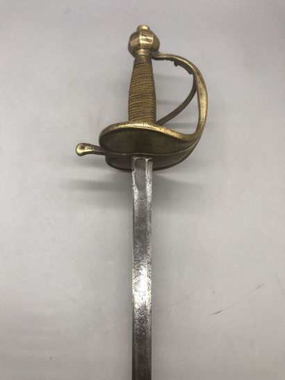 null FRANCE. Forte épée d'Officier de Cavalerie 1750, pommeau, à pommeau facettes,...