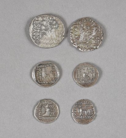 null PARTHES 
LOT de 2 TETRADRACHMES et 4 DRACHMES : MITHRIDATES II, PHRAATES IV,...