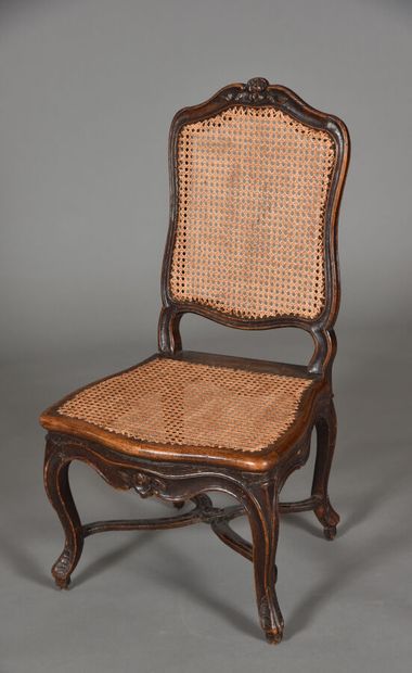 Queen's chair in molded beech, carved with...