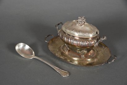 null Sauce boat on tray in the Louis XV style, ovoid shape with gadrooned ribs, flowered...