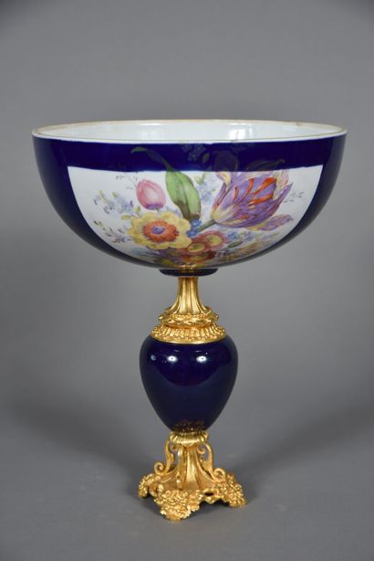Large blue-ground porcelain bowl decorated...