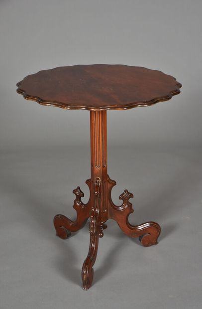 Mahogany pedestal table with circular tilting...