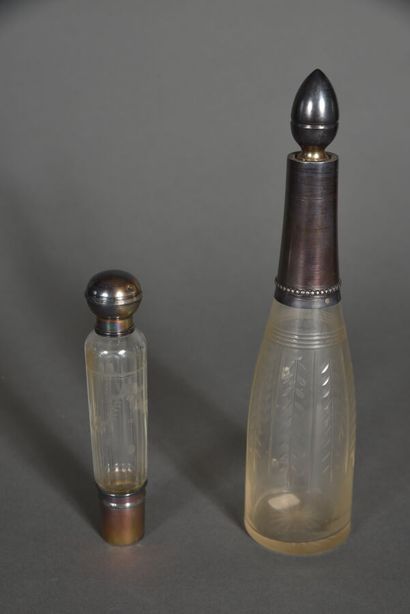 Small cut-crystal spirit flask, silver-mounted...
